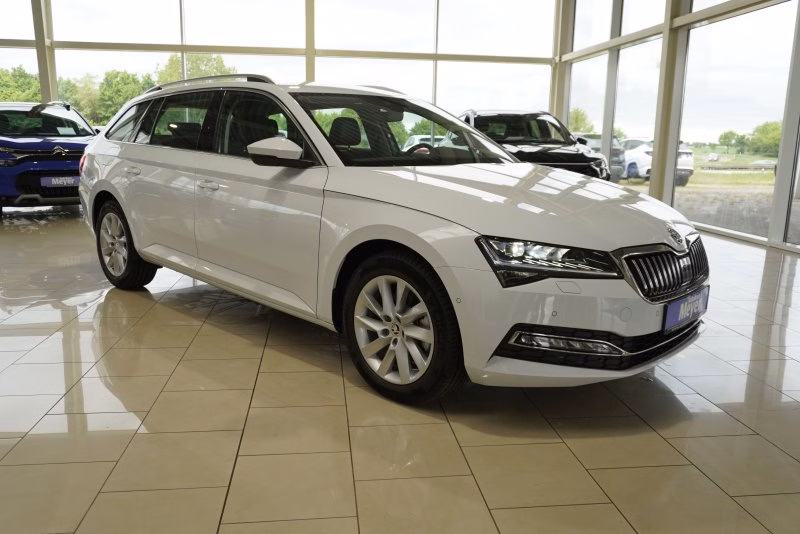 Skoda Superb Kombi Style 2,0TDI DSG Matrix/Leder/Navi/Kessy/el.Klappe  **