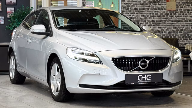Volvo V40 Kinetic NAVI|KEYLESS|PDC|MFL|TEMPOMAT Gebrauchtwagen Kaufen | EZ 10/2018 | Preis 17.990 €
