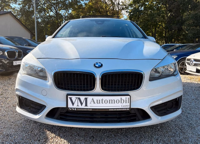 BMW 220 i Gran Tourer Pano*Tempo*SitzHz.*Navi*7Sitz - foto 2