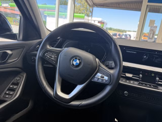 BMW 118 i Sport Line Autom., LED Navi PDC Tempomat - bilder 3