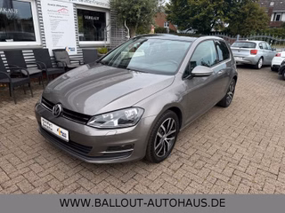 Volkswagen Golf VII Lim.Cup*2.HAND*PANO*KLIMA*NAVI*SHZ*EUR5 - bilder 2