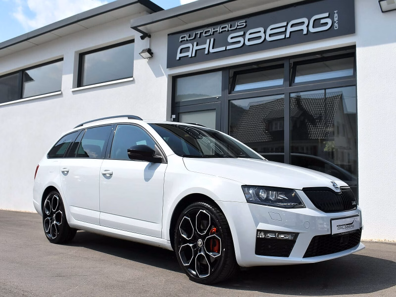 Skoda Octavia Combi RS /Pano/Leder/ACC/Navi/Keyless/Bi-Xenon/SHZ/PDC/