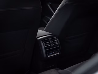 Volkswagen Passat 2.0 TDI Comfortline  LED ACC RFK - foto 9