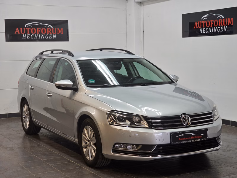 Volkswagen Passat Variant Comfortline 1.Hand Navi AHK Bi-Xenon Rückfahrkam.