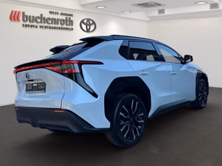 Toyota bZ4X FWD Lounge Sky ( Panoramadach ) + Sound-Paket ( JBL ) - bilder 5