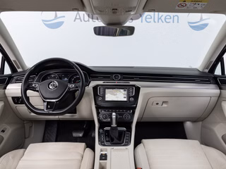 Volkswagen Passat Variant 2.0 TDI 4M LED PANO ACC AHK RFK - bilder 9