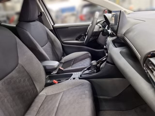 Toyota Yaris Hybrid Teamplayer +Safety- & Comf. Paket + Allwetterreifen - bilder 12
