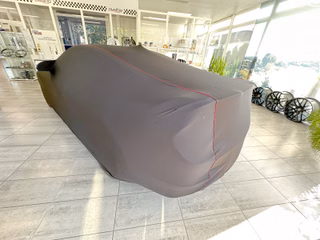 NPMAD	Ford Mustang ab 2015 - Premium Schutzabdeckung schwarz mit roten Nähten Ford Performance