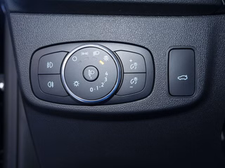 Ford Focus Turnier 1.0 EcoBoost Hybrid Active X AHK - foto 4