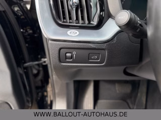 Volvo XC 60 Momentum AWD*1.HAND*PANO*SPUR*AHK*KAMERA* - bilder 1