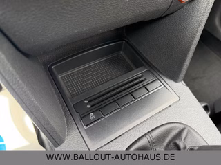 Volkswagen Touran Highline*2.HAND*KLIMA*NAVI*TEMPO*AHK*SHZ* - bilder 21
