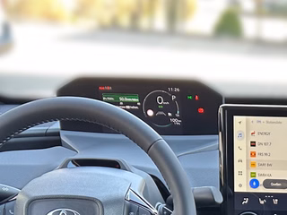 Toyota bZ4X FWD Lounge Sky ( Panoramadach ) + Sound-Paket ( JBL ) - bilder 12
