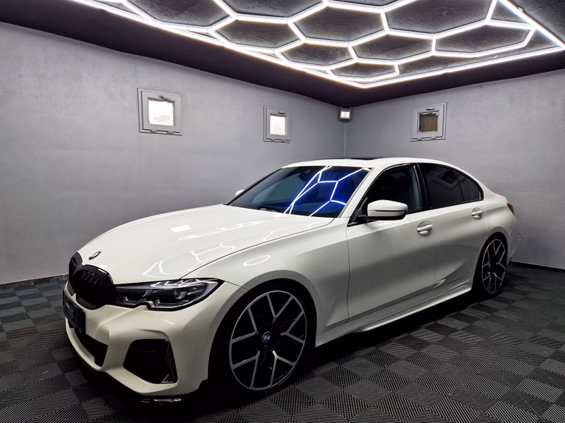 BMW 330  i M-SPORT|20Z|S.DACH|LED|DIGITALTACHO|ROTEGURTE