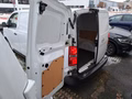 Daumennagel 5 - Opel Vivaro Kasten SHZ KAMERA 2+EINZELSITZ GJR CARPLAY