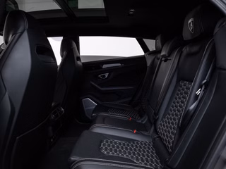 Lamborghini Urus S MY23 AKRAPOVIC B&O PANO 23" - bilder 2