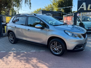 Peugeot 2008 1.2 Style*Klima*Pano*Temp*Szhz*PDC*TÜV NEU*