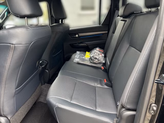 Toyota Hilux Double Cab Invincible 4x4 + WKR - foto 11