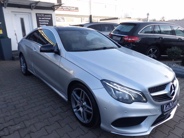 Mercedes-Benz E 200 E Coupe Automatik*LEDER*PANO*AMG PAKET*LED - photo 3