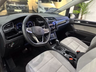 Volkswagen Touran 2.0TDI DSG 7SITZE STANDHZ SOUNDSYS CARPL. - bilder 15