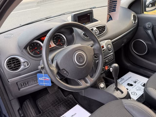 Renault Clio III Luxe 1.6*Automatik*Standheizung*TÜV NEU - foto 3