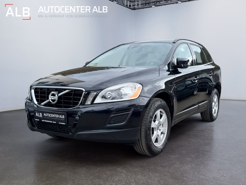 Volvo XC60 Momentum AWD/AUTOMATIK/4X4/AHK/XENON/NAVI/
