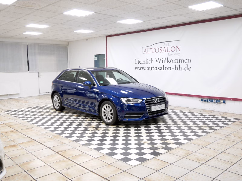 Audi A3 Attrac. ultra Sportb.  2Vorb Service Navi Xeno