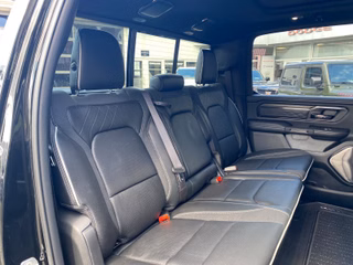 Dodge RAM 5.7 V8 HEMI Limited Night 2026 + 3 Jahre Garantie - bilder 18