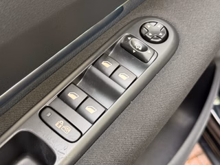 Peugeot 5008 Platinum  1. Hand Panorama Dach Klima - bilder 11