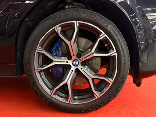 BMW xDrive 30 d M Sport PANO/MEMORY/LED/ICONICGLOW/KAMERA - foto 3