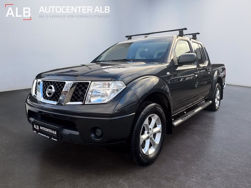 Nissan Navara Pickup Doppelkabine SE/4X4/AUTOMATIK/AHK/135TKM/