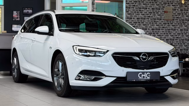 Opel Insignia B Sports Tourer AHK|MATRX|KMRA|SHZ|CARPL. Gebrauchtwagen Kaufen | EZ 03/2018 | Preis 14.890 €