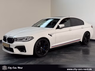 BMW M5 SCHIEBEDACH+SPORT.AGA+MASSAGE+H&K+360° Gebrauchtwagen Kaufen | EZ 05/2023 | Preis 74.999 €
