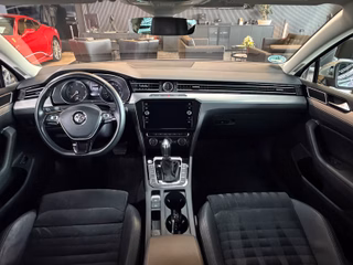 Volkswagen R-LINE/Highline/D-LED/ACC/NAVI/KAM/SHZ/LRH - foto 14