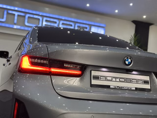 BMW 320 d xDrive M SPORT STHZ HUD ENTERTAINMENT-P INNOVATIONS-P - bilder 13