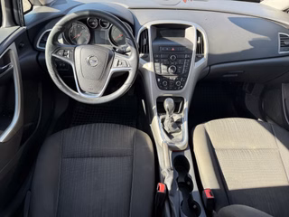 Opel Astra J Sports Tourer Design Edition - foto 12