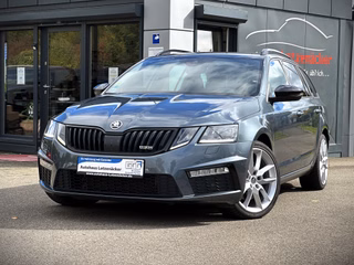 Skoda Octavia Combi 2,0 TDI RS Sthzg|1.HD|Carpl|ZR neu Used vehicle for sale | First registration 07/2017 | Price 13.990 €