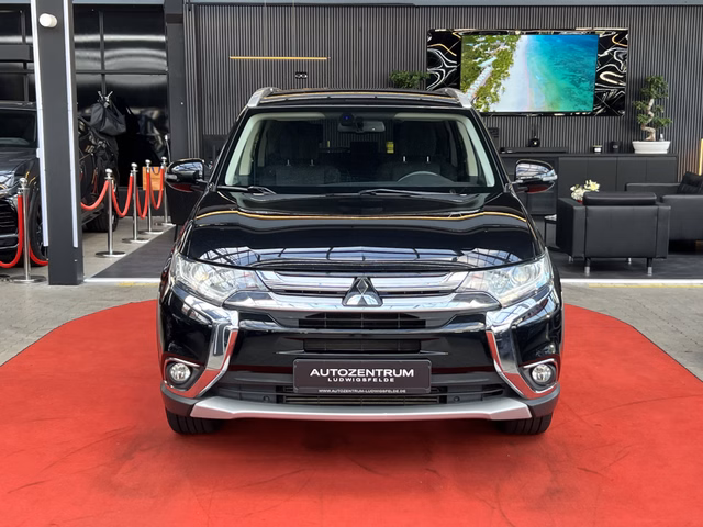 Mitsubishi Outlander Plus 2,2DI-D LED/TEMP/KAM/SHZ/ - foto 2