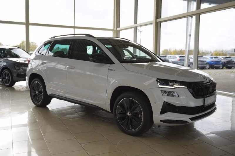 Skoda Karoq Sportline 2,0TDI DSG 4*J.Gar/Pano/aAHK/Matrix/Navi    **