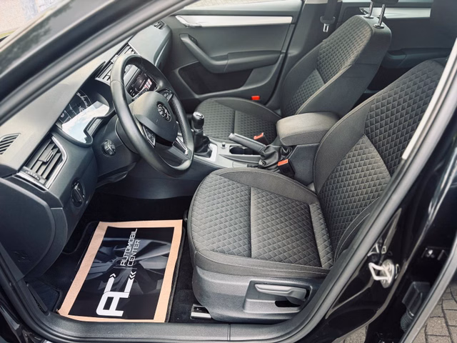 Skoda Octavia Combi Clever+Navi+Carplay+Tempomat+SHZ+ - foto 9