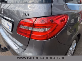 Mercedes-Benz B 180 CDI*KLIMA*NAVI*TEMPO*BI-XENON*SHZ*AHK*PDC* - bilder 8