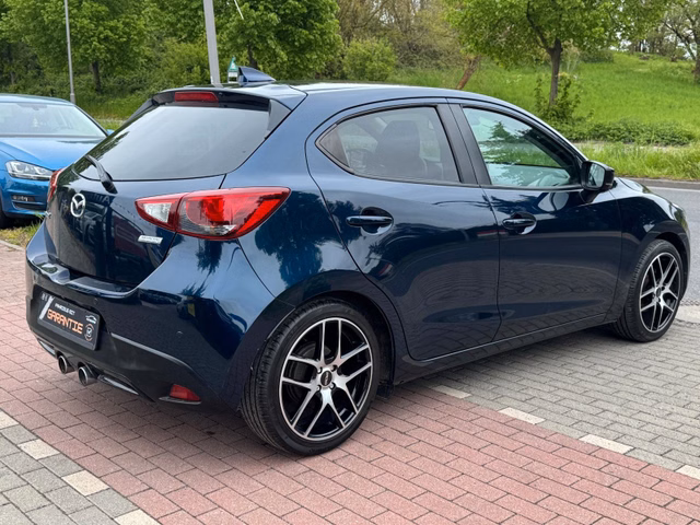 Mazda 2 1.5 Kizoku*Klima*Temp*AGA*Szhz*Kamera*PDC* - bilder 8