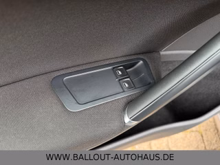 Volkswagen Golf VII Lim.Cup*2.HAND*PANO*KLIMA*NAVI*SHZ*EUR5 - bilder 10