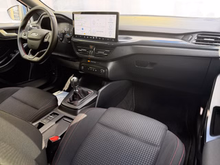 Ford Focus Turnier ST-Line ACC Navi CAM PDC LED - bilder 9