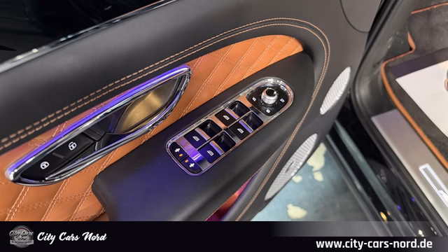 Bentley Bentayga Azure 4.0 V8 4WD COMFORT SPEC+FOND - bilder 10