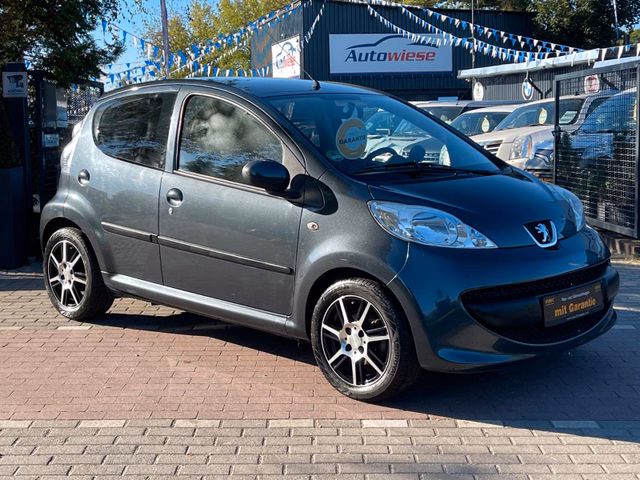 Peugeot 107 - foto 1