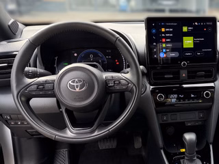 Toyota Yaris Cross Hybrid FWD Teamplayer +Safety- & Winter Paket - bilder 17