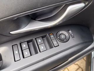 Hyundai TUCSON FL MJ27 Navi SmartKey LED Klimaautomatik - bilder 16