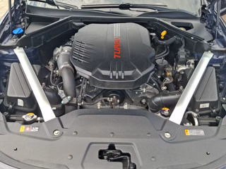 Kia Stinger 3.3 GT 4WD AUTOMATIK / LEDER / SCHIEBEDACH / E-SITZE - bilder 12
