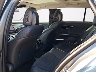 Mercedes-Benz C 180 T AMG Line AUTOMATIK / PANORAMA / AHK / NAVI / LED - foto 8