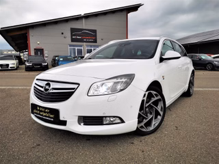 Opel Insignia A Sports Tourer OPC|LEDER|BI-XEN|NAV|TEMP Used vehicle for sale | First registration 01/2013 | Price 9.990 €